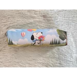 Snoopy pencil case with Snoopy holding balloons and flowers
